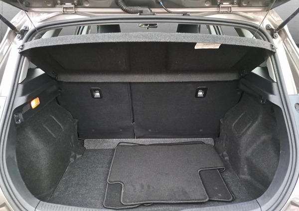 Toyota Auris cena 47900 przebieg: 200000, rok produkcji 2016 z Kołaczyce małe 191
